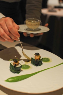 Turbot en feuille de blette, ormeaux, caviar, crémeux de brocolis de Nicolas Masse
