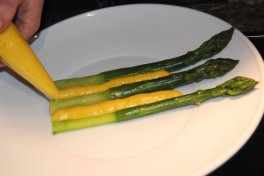 Asperges vertes et sabayon huile d'olive