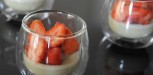 Panna cotta basilic et salade de fraises