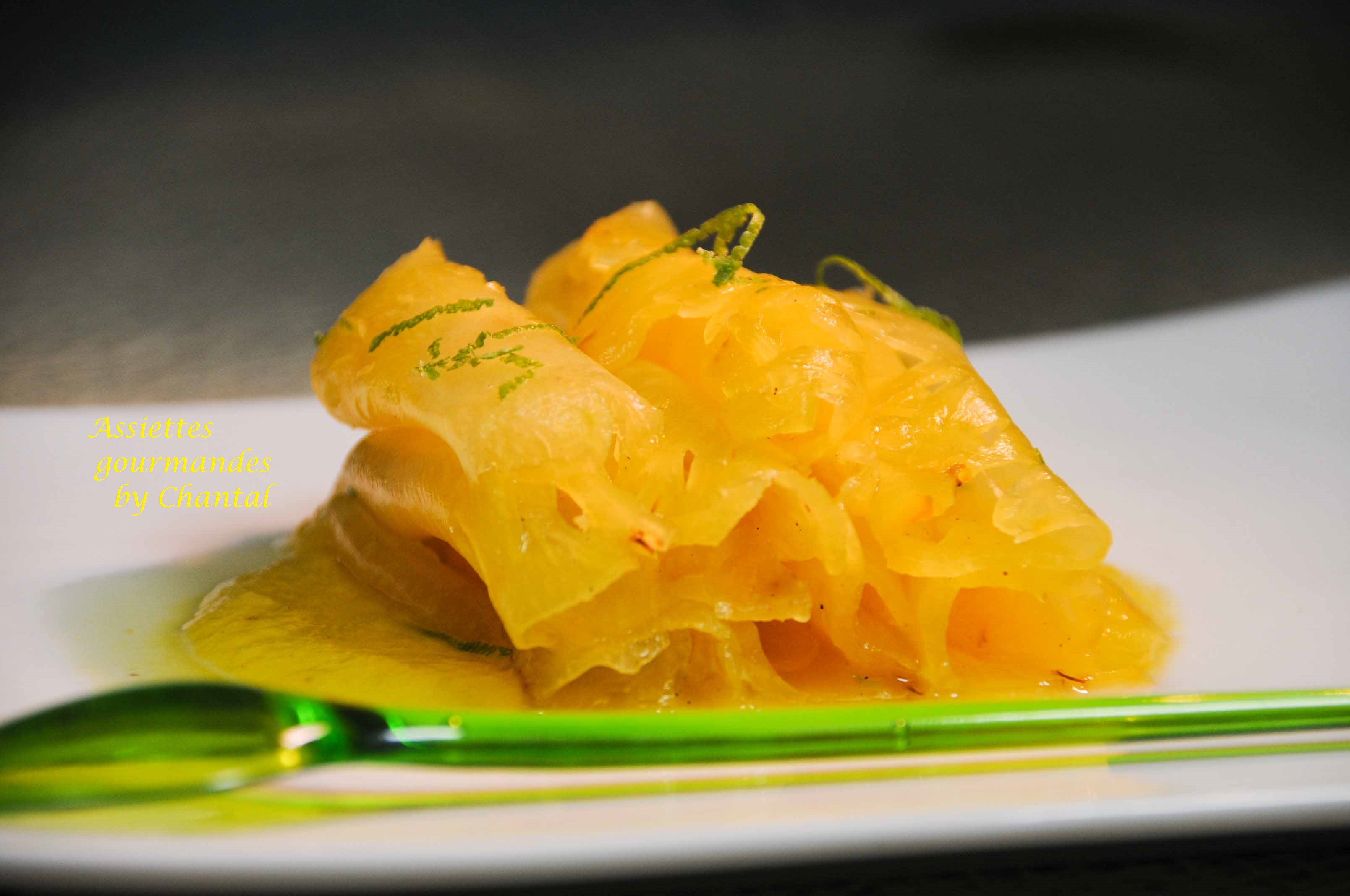 Carpaccio d&amp;#39;ananas mariné aux épices et au citron vert - Assiettes ...