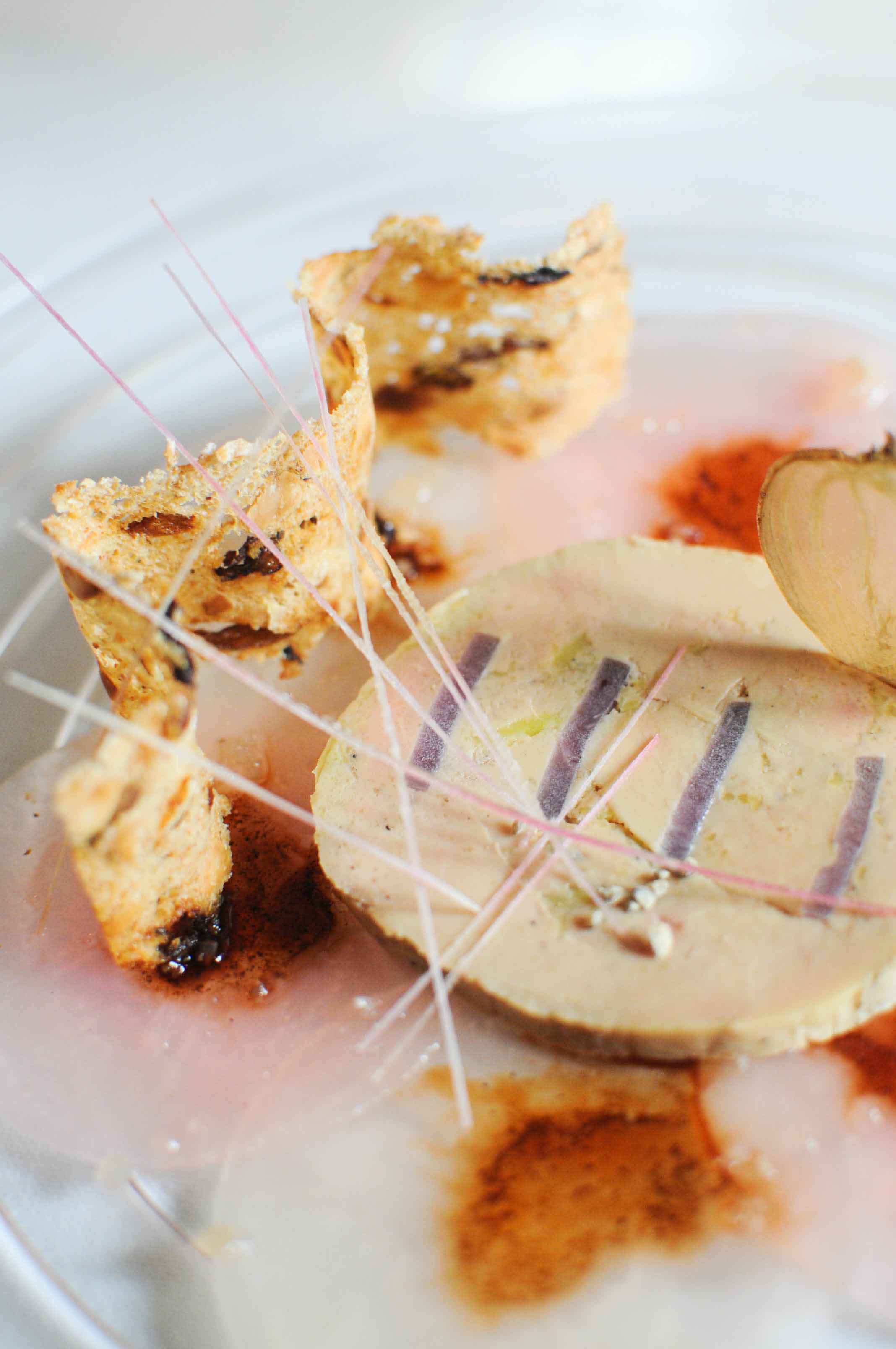 Carpaccio de betteraves et foie gras, vinaigrette à l'huile d'Argan