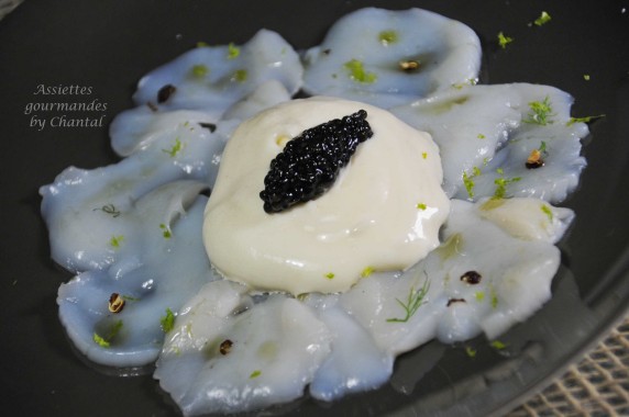 Carpaccio de Saint-Jacques, caviar et espuma de parmesan