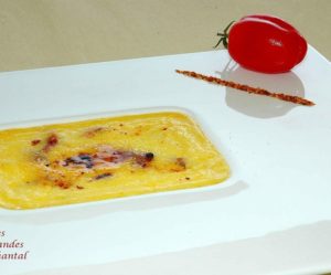 Crème brûlée aux tomates confites et au sirop d'anis