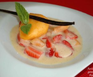 Fraises à la crème de melon-coquelicot et son sorbet