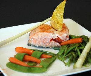 Filets de saumon et wok de légumes