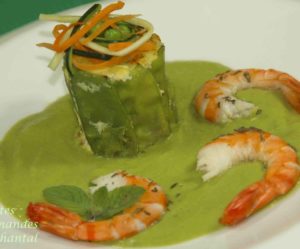 Velouté de petits pois et nage de gambas