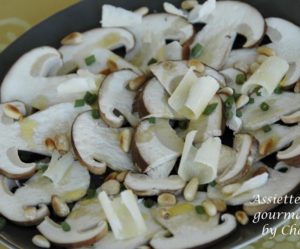 Carpaccio de cèpes à l'huile de truffe, parmesan et pignons grillés