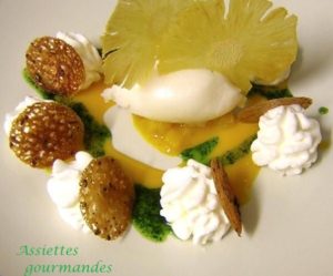 Légéreté de croustillant poivré au bruccio, parfum de mangue et coriandre, sorbet litchi