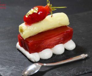 Croustillant meringué fraise rhubarbe... pour un défi franco-belge!