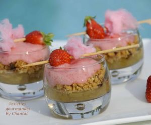 Compotée de rhubarbe et espuma de fraise