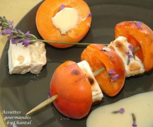 Brochette abricots nougat, crème à la lavande