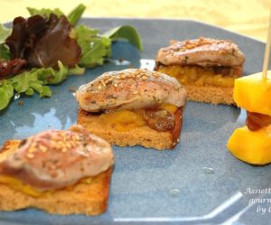 Filets de cailles sur canapés de pain d'épices et chutney à la mangue