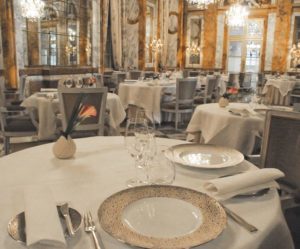 Restaurant Les Ambassadeurs au Crillon: un déjeuner dans les cuisines!