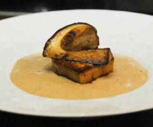 Emulsion de champignons aux éclats de châtaignes et foie gras