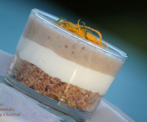 Dessert en verrine: carré frais, banane et pralin