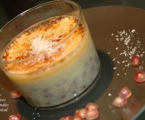 Crème brûlée à la grenade et au lait de coco