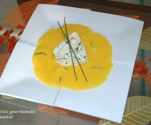 Tourteau au coulis de mangue