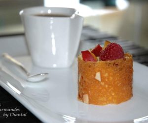 Dentelle à l'orange et sa crème légère aux fruits de saison