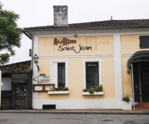 Déjeuner à l'Auberge Saint-Jean, à Saint-Jean-de-Blaignac