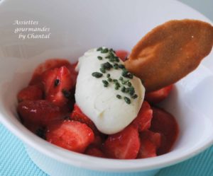 Salade de fraises et glace chocolat blanc wasabi (une recette de William Ledeuil)