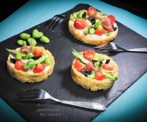 Tartelette ricotta, tapenade et légumes de printemps