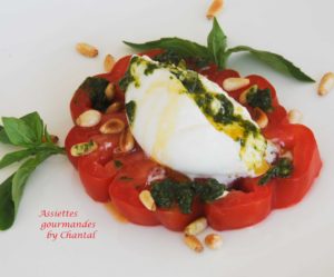 Burrata et tomate en salade