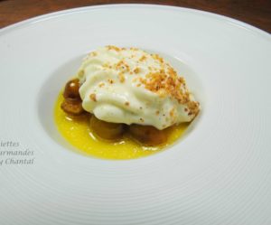 Crème au chocolat blanc, mirabelles poêlées et espuma mascarpone Amaretto