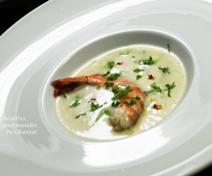 Crème de pommes de terre, gambas et condiment cresson - Recette de William Ledeuil