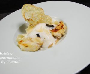 Joues de lotte, purée de châtaignes, mousse à la truffe et tuiles de pain