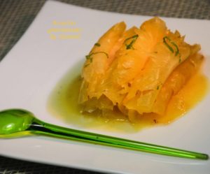 Carpaccio d'ananas mariné aux épices et au citron vert