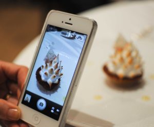 La polémique sur les photos au restaurant... et un repas chez Gilles Goujon à gagner!