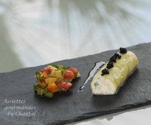 Rouleaux de concombre au crabe, caviar d'Aquitaine et salsa de tomates