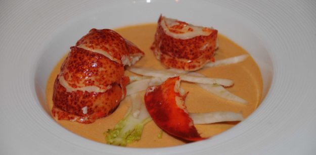 Panna cotta de bisque, homard et vinaigrette de fenouil
