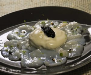Carpaccio de Saint-Jacques, caviar et espuma de parmesan