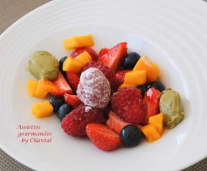 Fruits rouges, pistache et sirop de poivron rouge