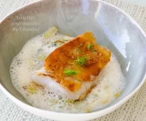 Recette adaptée de Christophe Aribert, cabillaud rôti au pain, poireau, fenouil et bouillon menthe agrumes