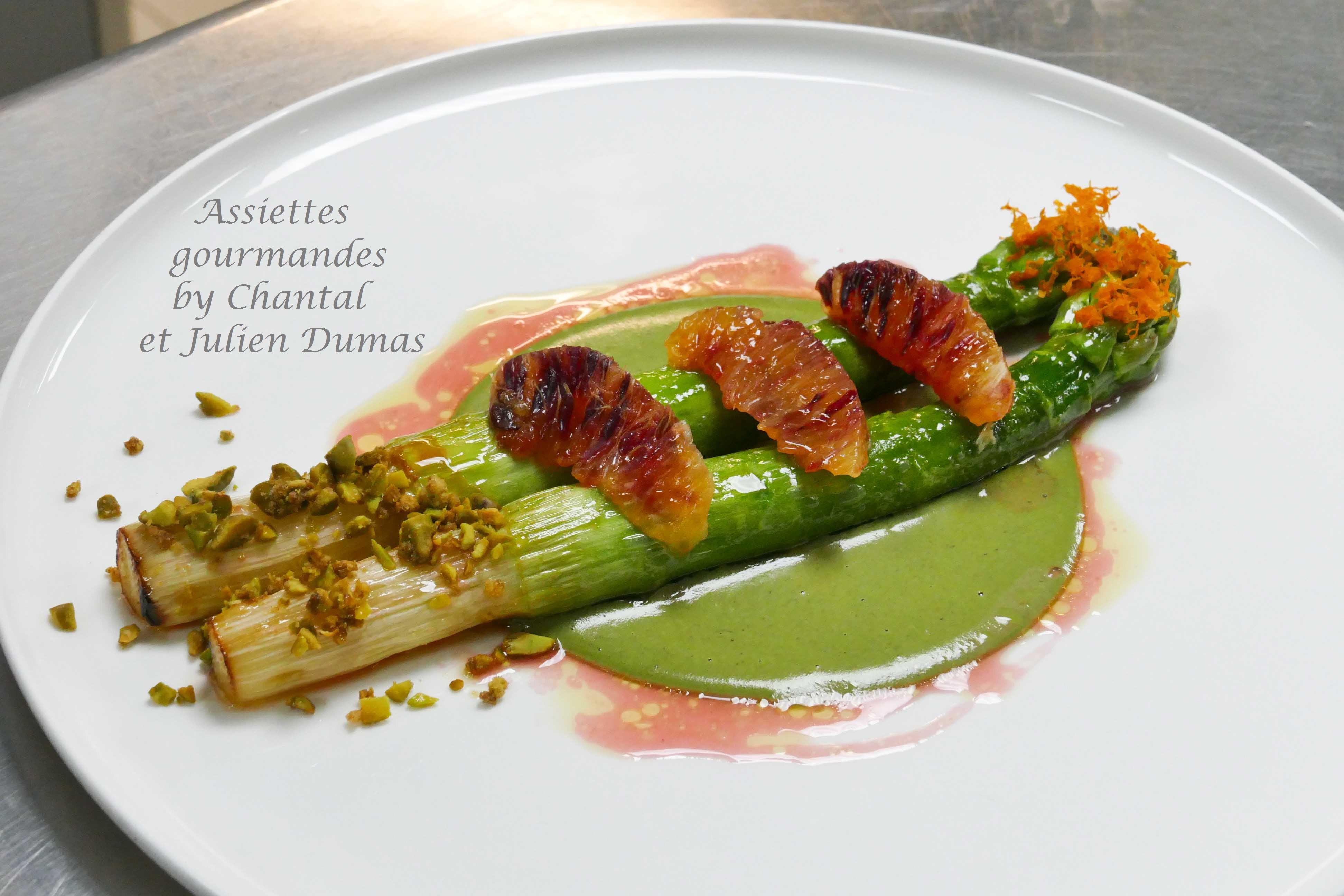 Asperges, pistaches et oranges sanguines - Recette de Julien Dumas
