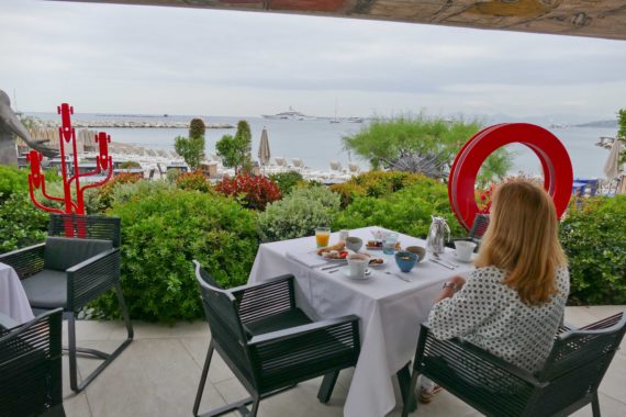 Petit déj au Cap d Antibes Beach Hotel