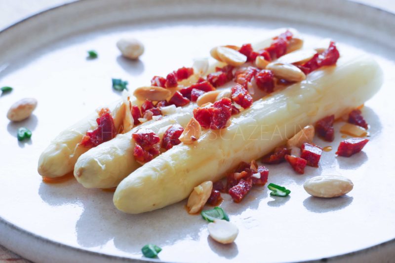 Asperges et chorizo - Recette Sonia Ezgulian