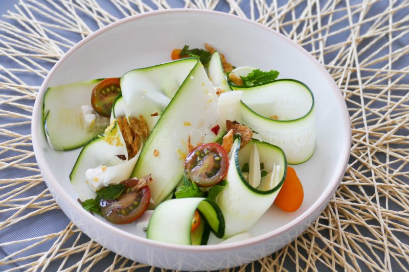 Salade courgettes crues, féta, menthe