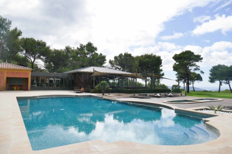 piscine Hôtel du Castellet (33)
