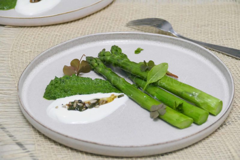 Asperges vertes, oseille, yaourt brebis - Recette Olivier Nasti 