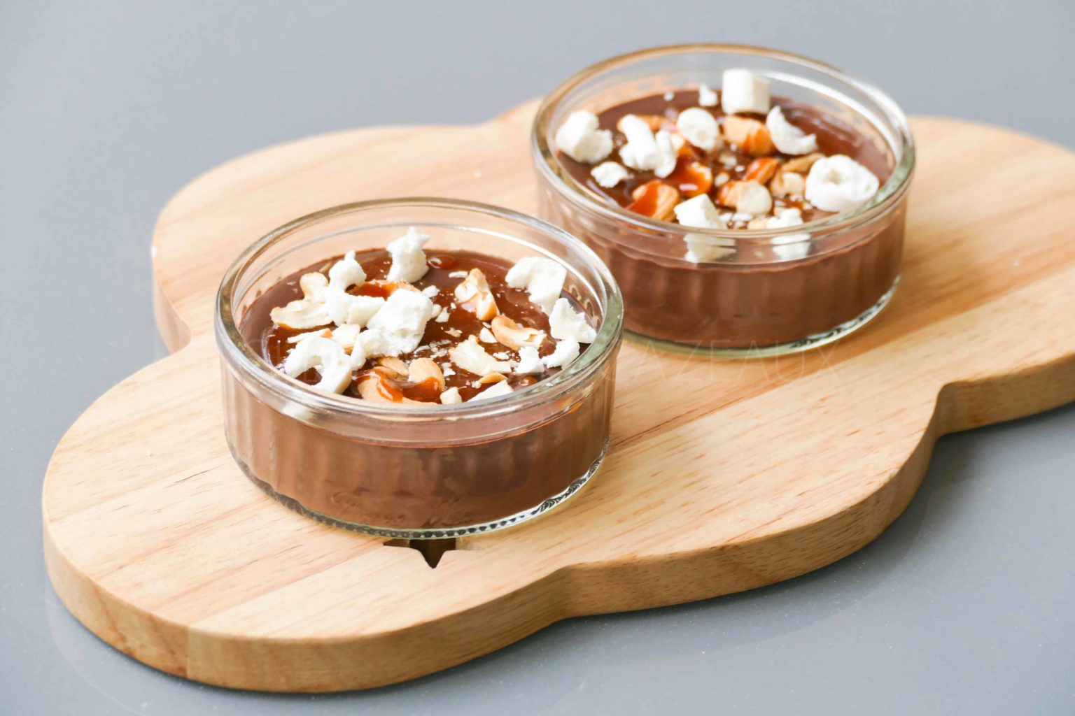 Crème au Chocolat de Cyril Lignac... avec une sauce caramel et des topping