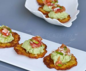 Chips de bananes plantain « Patacones » et guacamole