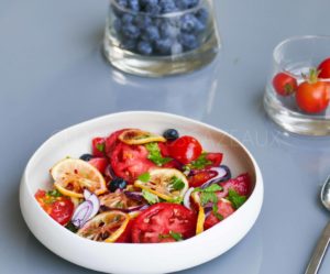 Salade de tomates et citron rôti inspirée par Yotam Ottolenghi