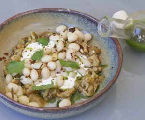 Salade de coco de Paimpol, baba ganoush, huile de coriandre